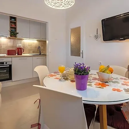 Ljubav Hotel Makarska